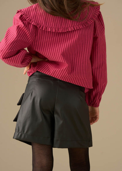 outfit girl side bow faux leather skort